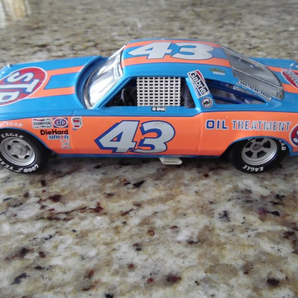 RICHARD PETTY FRANKLIN MINT #43 METAL CAR COLLECTIBLE VINTAGE - Picture 5 of 16